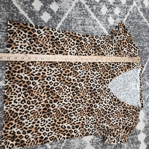 PINK Victoria secret printed women's size medium shirt - Picture 7 of 7